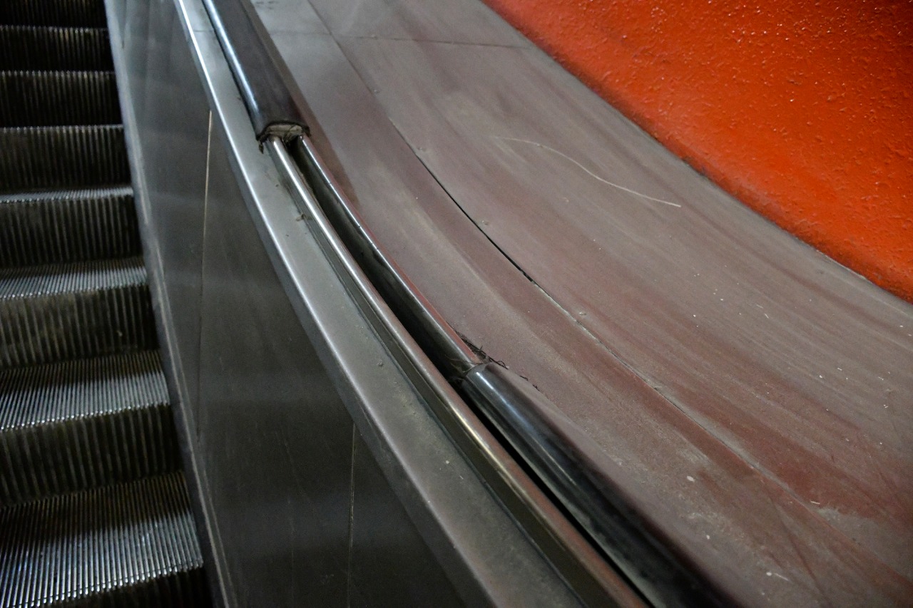 escaleras-electricas-metro-cdmx-danos-averias-orines-02