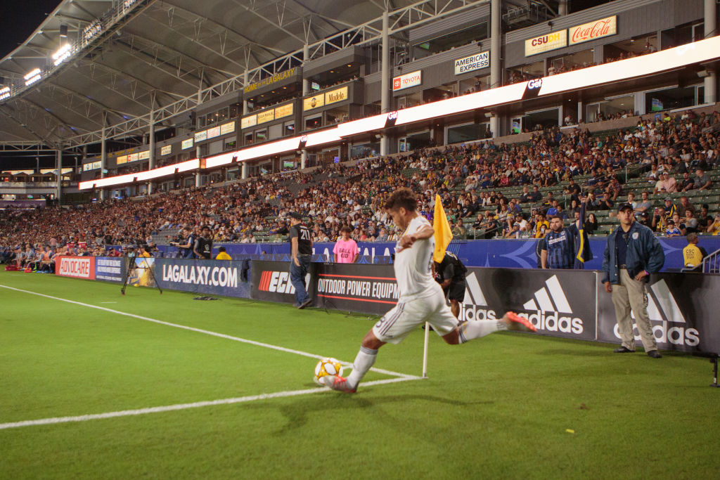 “No venimos a retirarnos”: Jonathan Dos Santos defendió a ‘Chicharito’ por ir a la MLS