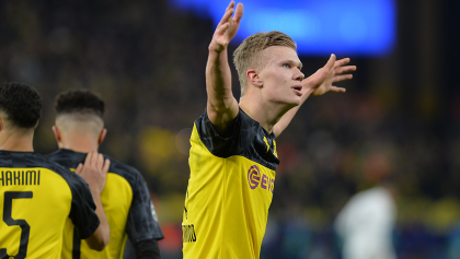 Haaland hizo historia y un doblete para darle ventaja al Borussia Dortmund sobre el PSG