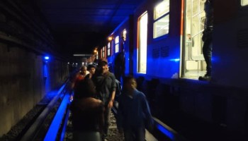 Desalojan en túnel a usuarios del Metro por falla eléctrica en Línea 2