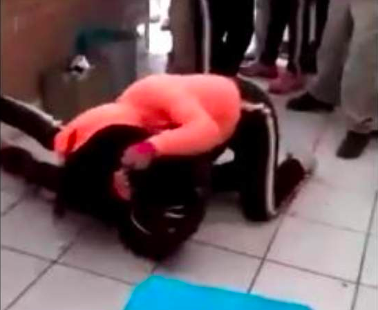 Captan caso de bullying en secundaria de Coahuila; padres acusan burlas por parte del director