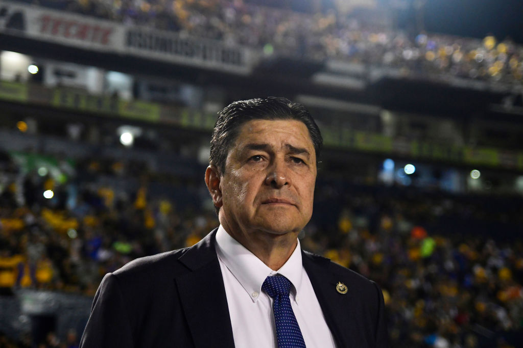 ¿Adiós Chiva-lácticas? Luis Fernando Tena obligado a ganarle a Cruz Azul o se iría