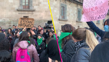 protesta-palacio-nacional-feminicidios-amlo