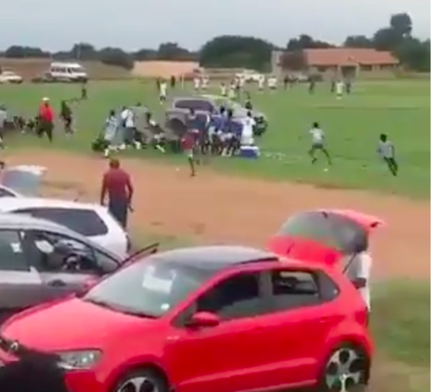 Aficionado intentó atropellar al árbitro con su camioneta en pleno partido