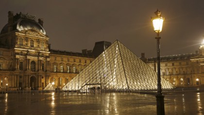 Como precaución frente al coronavirus, Museo de Louvre cerró sus puertas