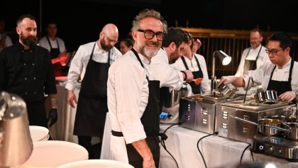 El reconocido chef Massimo Bottura cocina en redes en solidaridad frente al coronavirus