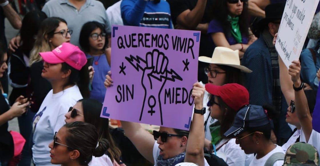 manifestacion-8-marzo-mujeres-sopitas-aire-libre