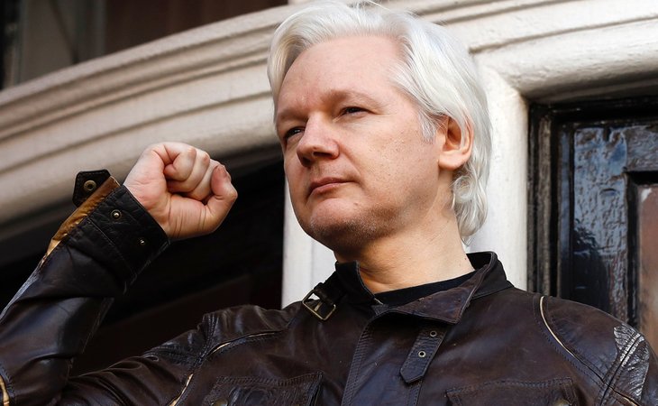 Enfermo y vulnerable al COVID-19, niegan libertad a Julian Assange