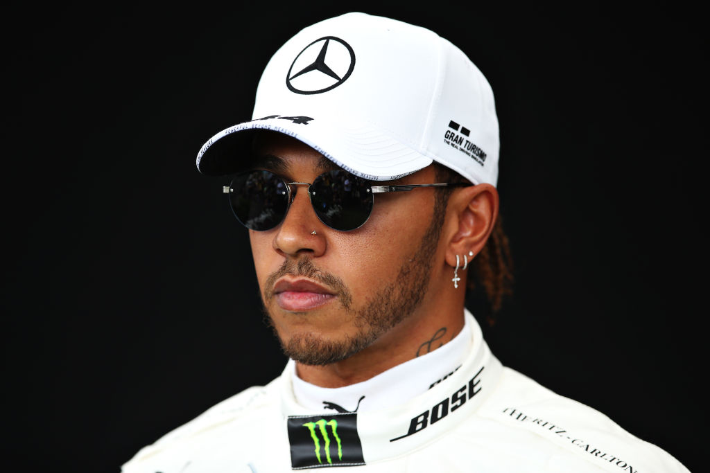 Lewis Hamilton desmintió tener coronavirus aunque convivió con personas que dieron positivo