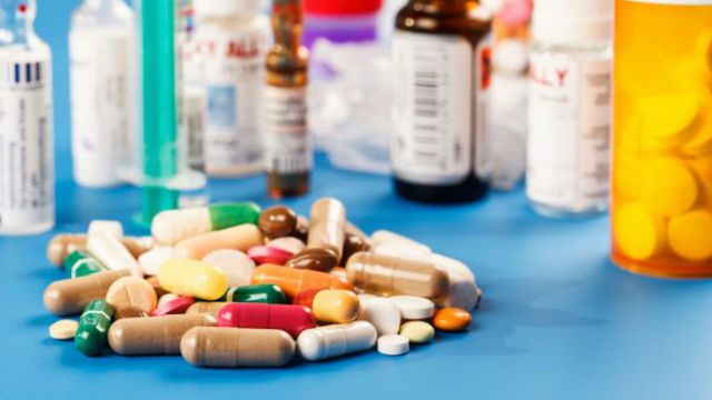 Francia prueba dos mil moléculas para encontrar la cura contra el COVID-19