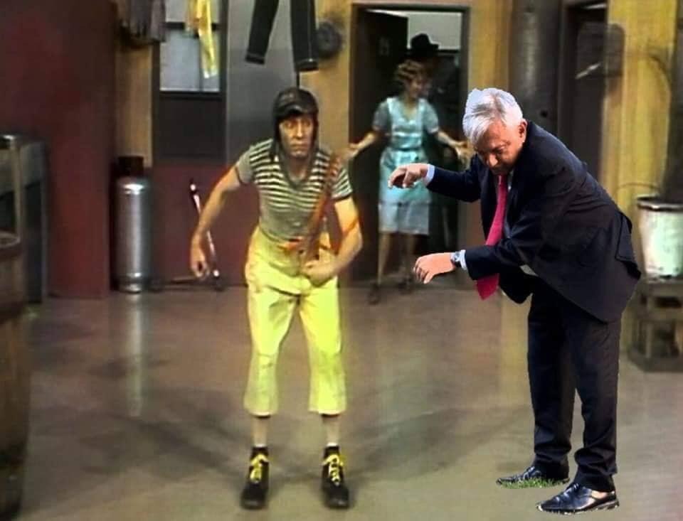 memes-amlo-pala-fotos-cavando-jardin-vampipe-03