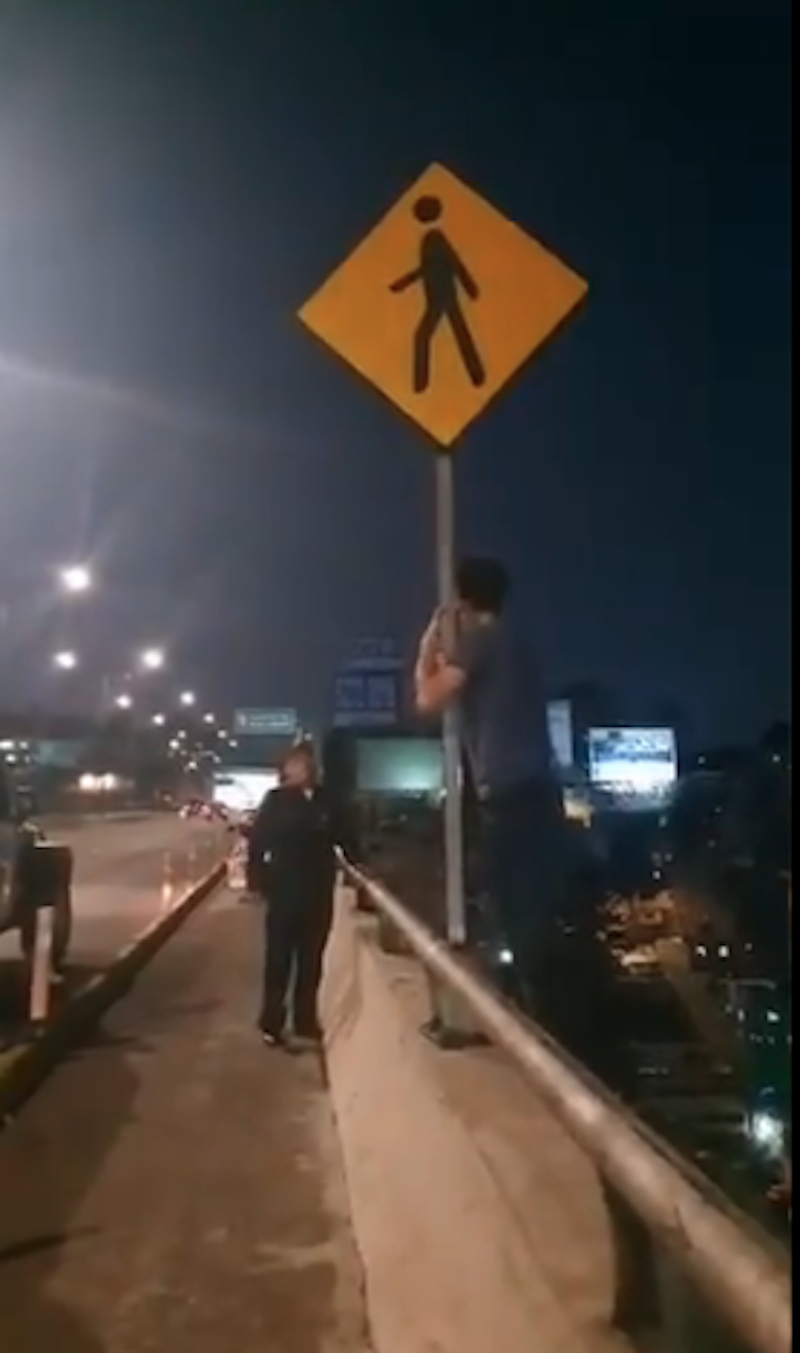 policia-cdmx-impide-suicidio