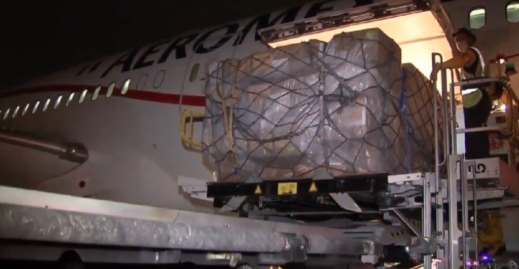Llega a México nuevo cargamento de equipo médico desde China para combatir al coronavirus