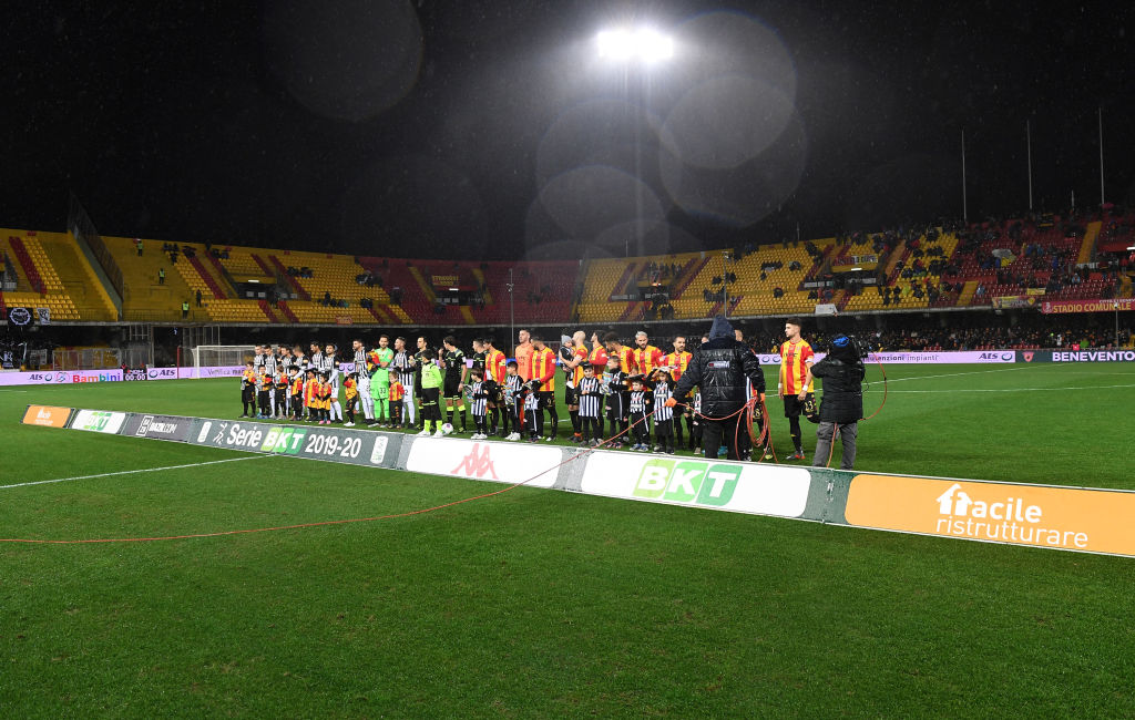 Club italiano despidió a su técnico tras no aceptar rebaja salarial por coronavirus