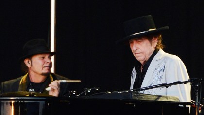 Bob Dylan estrena una canción sorpresa 'I Contain Multitudes'