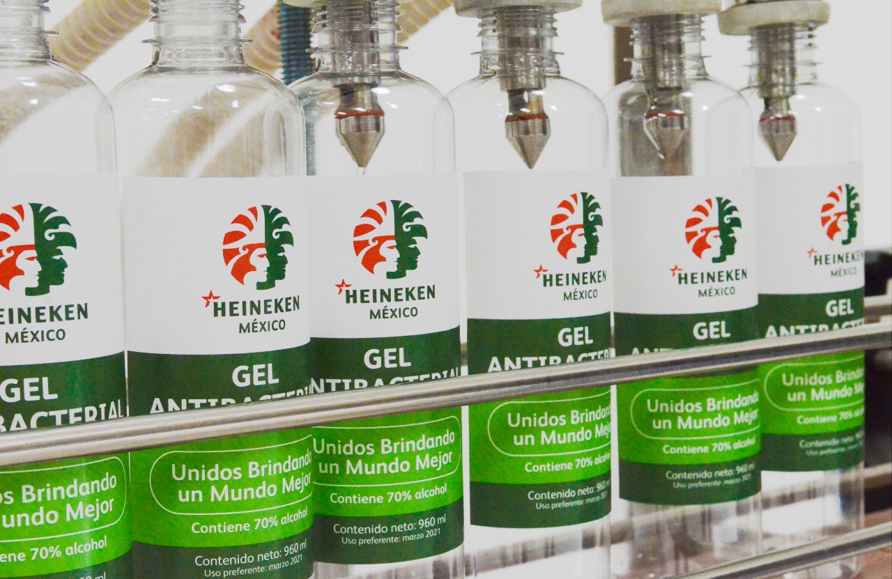 ¡Héroes! Heineken donará caretas, agua purificada y gel antibacterial para combatir al coronavirus en México