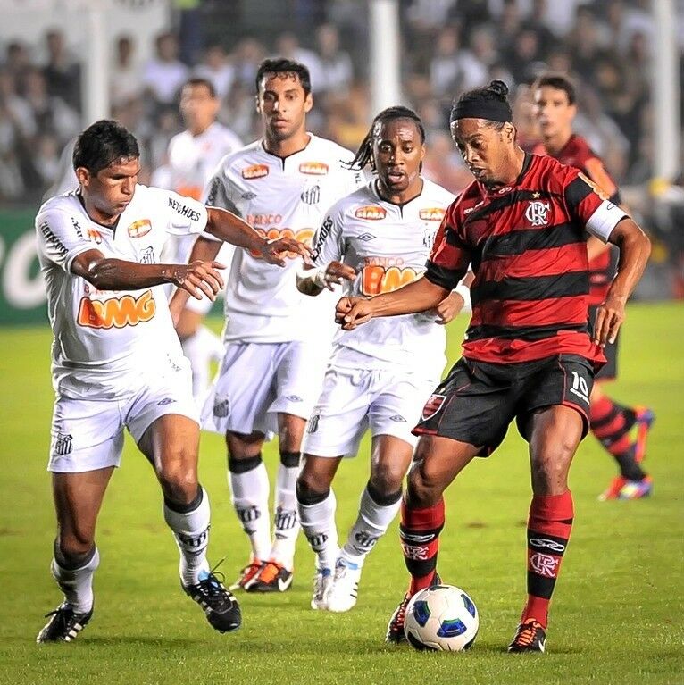 El día que Ronaldinho y Neymar protagonizaron el partido más épico en Brasil