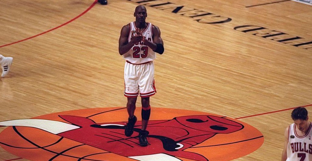 'The Last Dance': La teoría del "envenenamiento" a Michael Jordan para que no jugara las Finales de la NBA