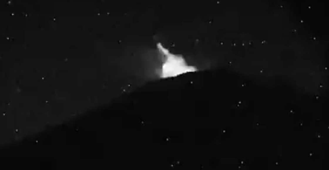El Popocatépetl registró una nueva explosión con expulsión de fragmentos incandescentes