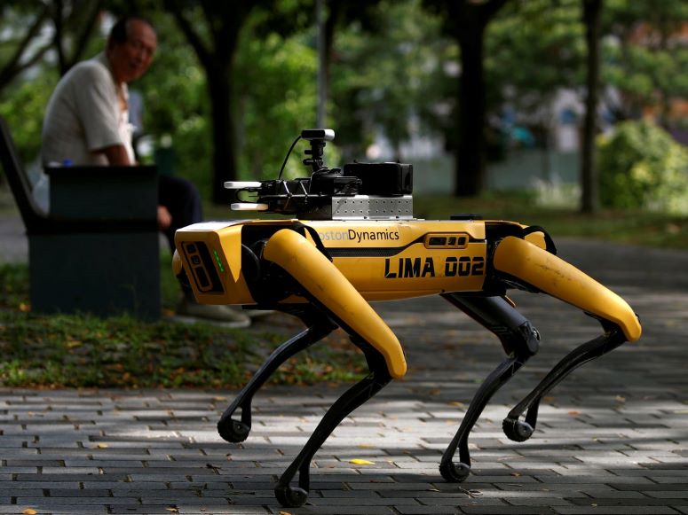 Los perros robot de Boston Dynamics vigilan el confinamiento en Singapur