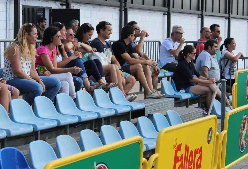 5 cosas que seguramente ha hecho tu mamá cuando va a verte jugar futbol