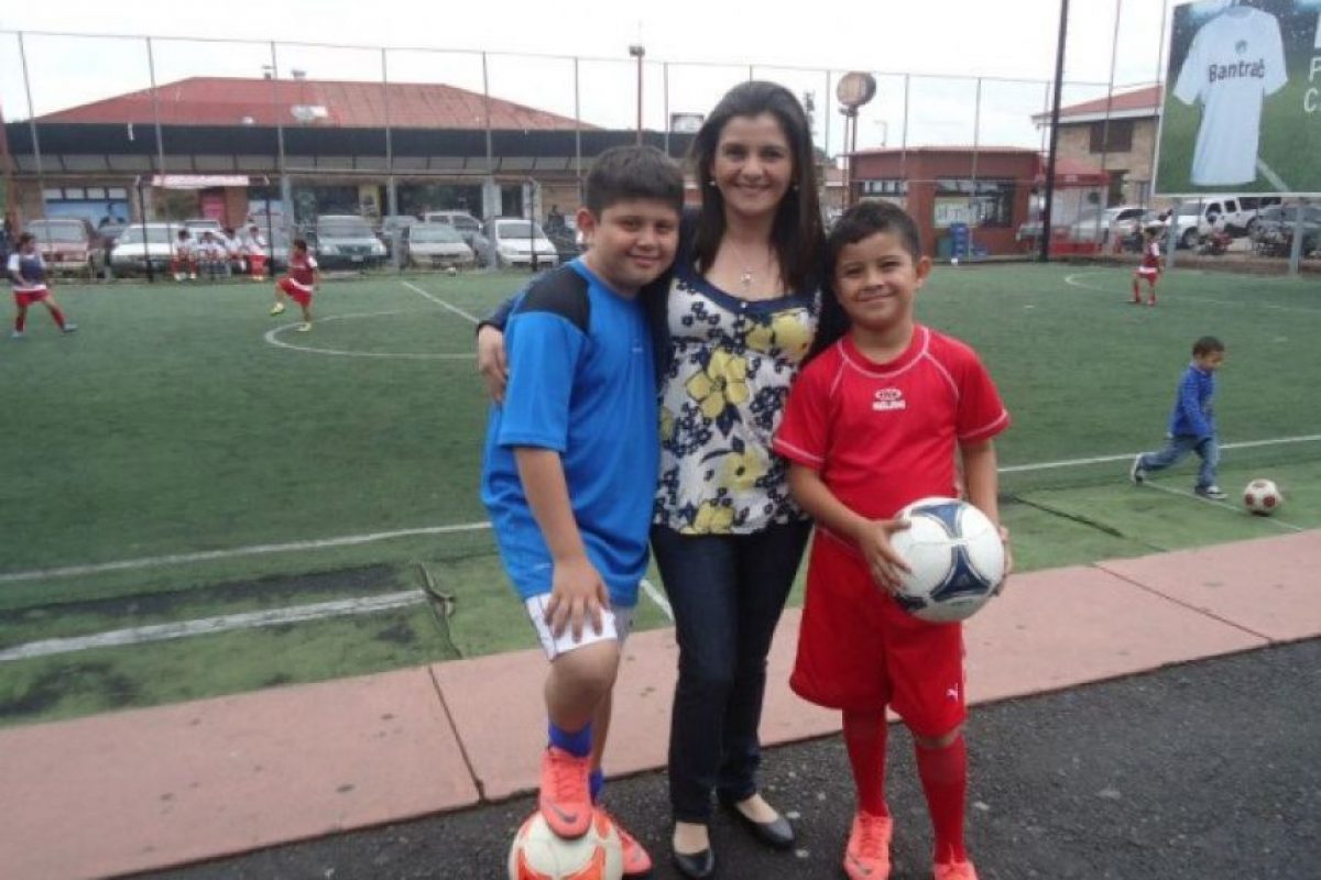 5 cosas que seguramente ha hecho tu mamá cuando va a verte jugar futbol