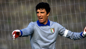 Porteros legendarios: Dino Zoff, el campeón del mundo que debutó con cinco goles en contra