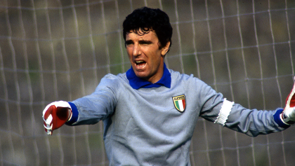Porteros legendarios: Dino Zoff, el campeón del mundo que debutó con cinco goles en contra