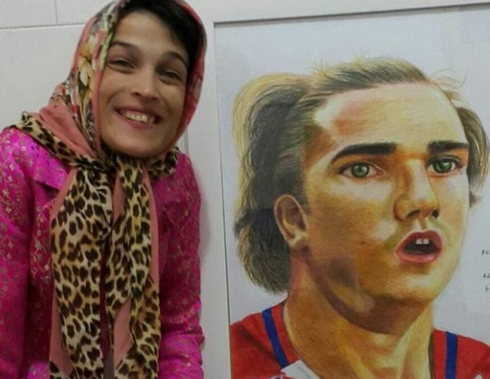 Fateme Hamami: La artista iraní que plasma retratos de futbolistas y más con los pies