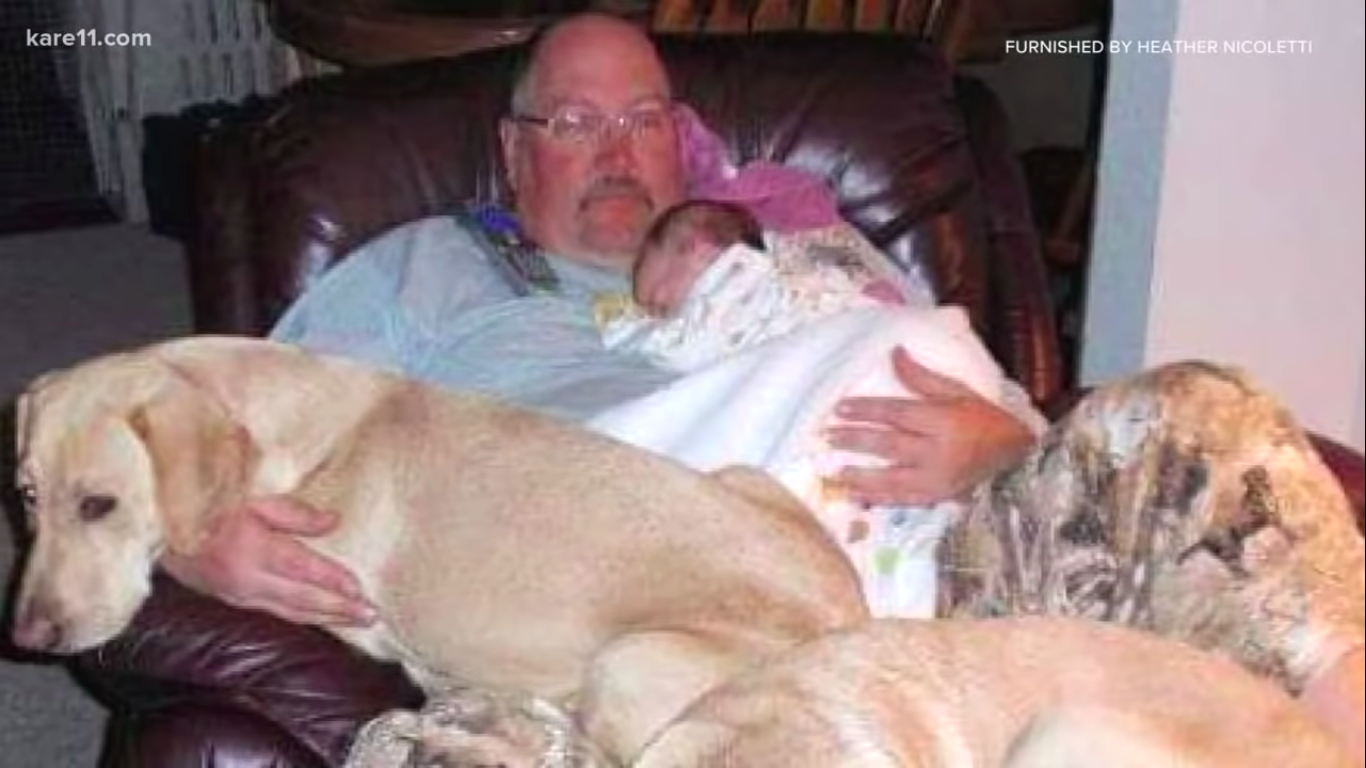 Amor incondicional: Hombre con cáncer muere el mismo día que su perrito