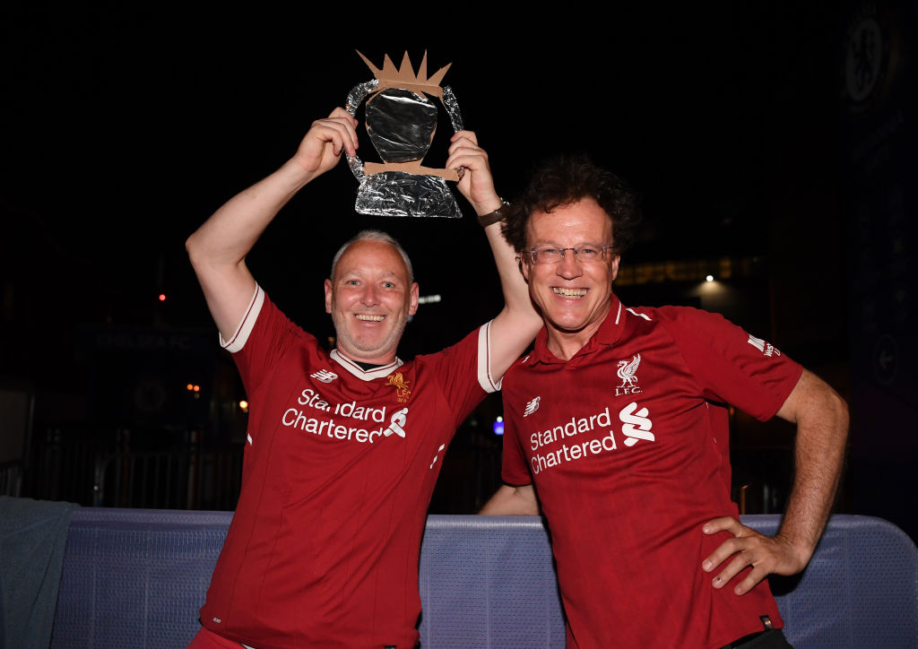 Los festejos de la afición del Liverpool tras concretarse el título en la Premier League