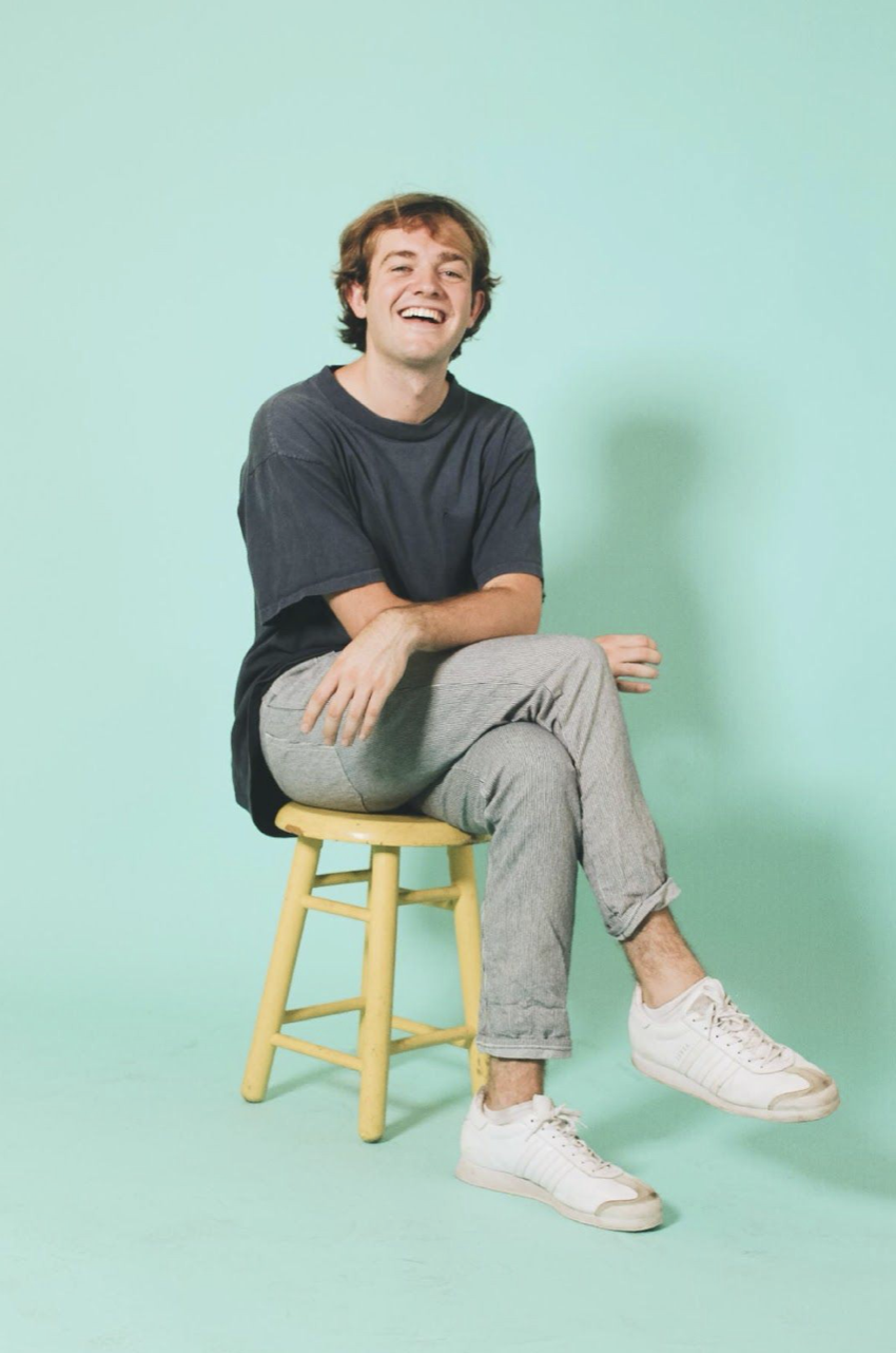 Dayglow reflexiona sobre la vida en la era digital con su nueva canción