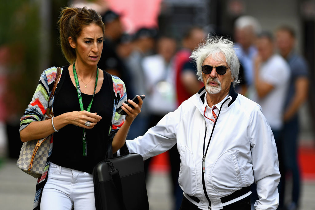 Fórmula 1 echa a Ecclestone por frases racistas y éste responde: "No es mi culpa ser blanco"