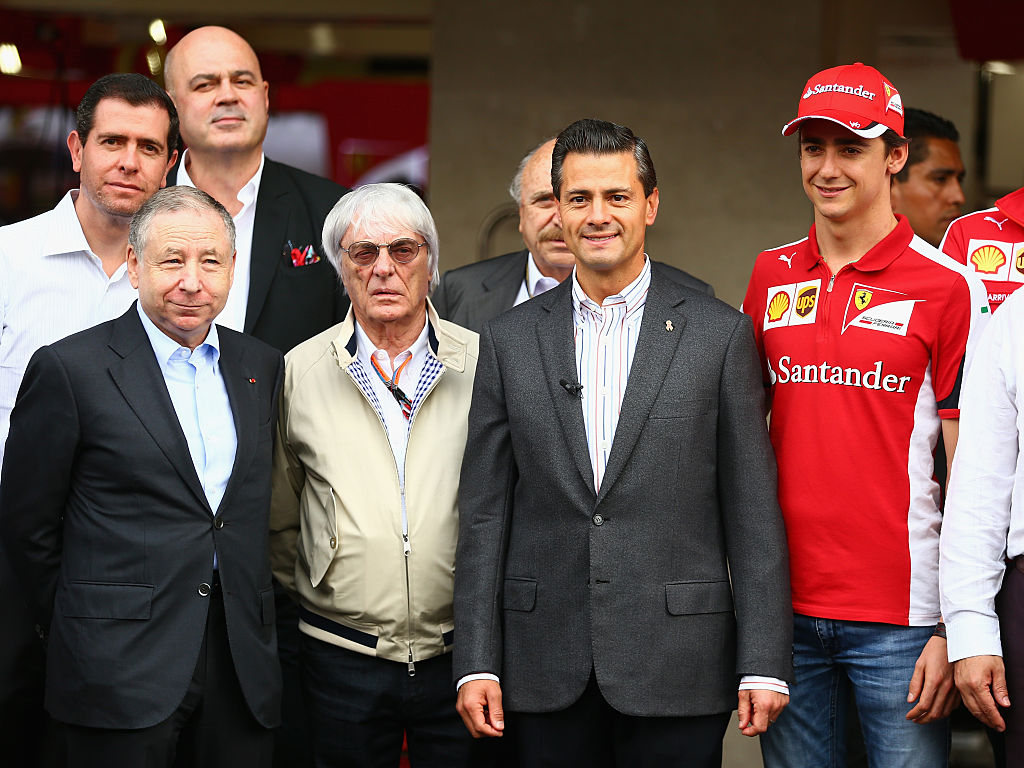 Fórmula 1 echa a Ecclestone por frases racistas y éste responde: "No es mi culpa ser blanco"