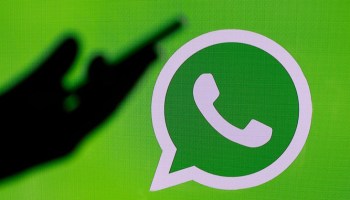 Justo en plena pandemia: WhatsApp se cae (de nuevo) y lo único que nos dejó fueron memes