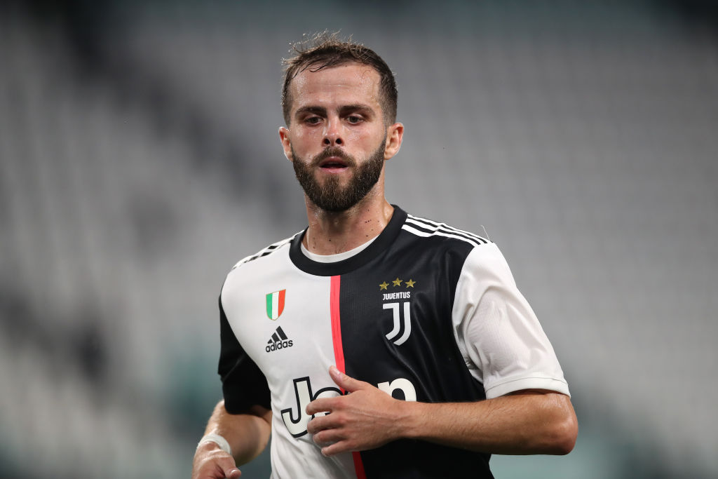 Reportan que Arthur viajó a Turín para cerrar su fichaje con la Juventus