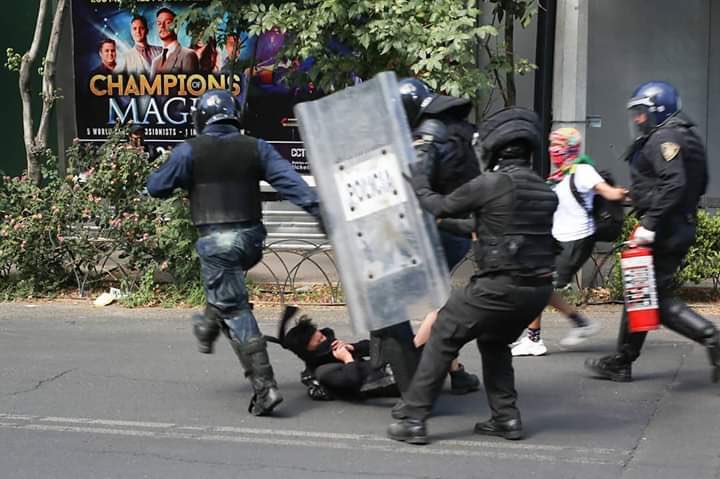 policias-melanie-cdmx-marcha
