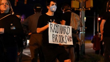 Rayshard Brooks: Protestas en Atlanta por muerte de otro afroamericano a manos de la policía