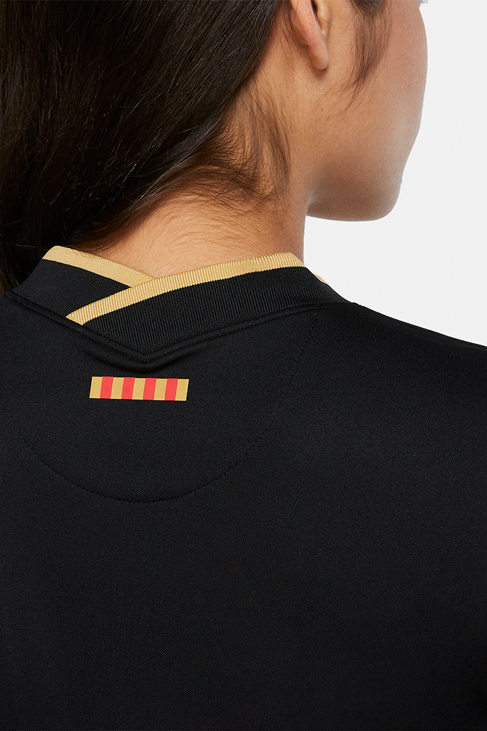 ¡Qué elegancia! Barcelona presentó su segundo uniforme para la temporada 2020-2021