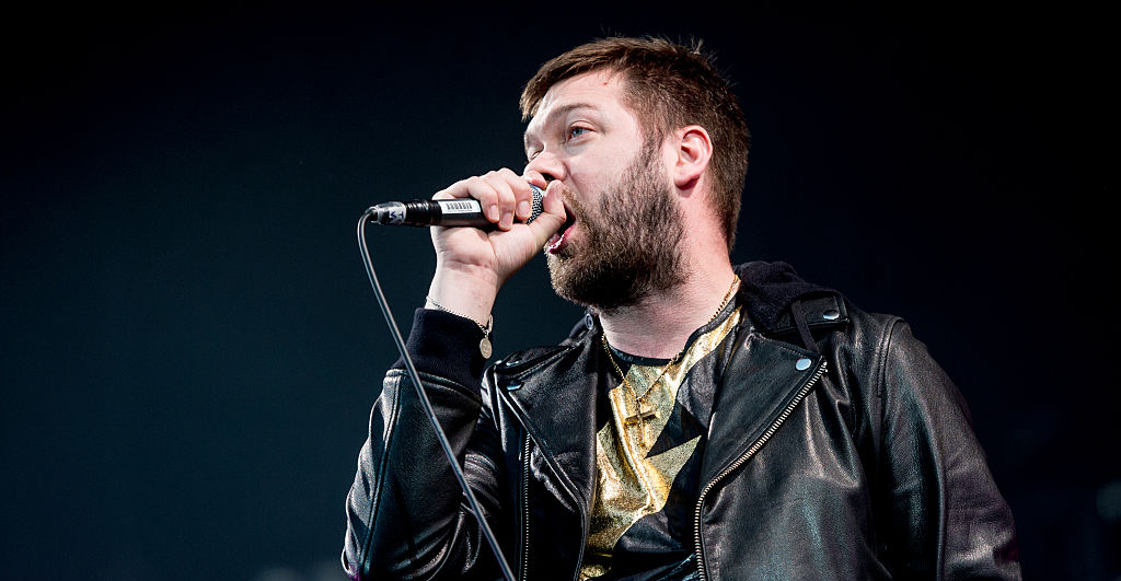Kasabian explicó a detalle la salida de Tom Meighan de la banda