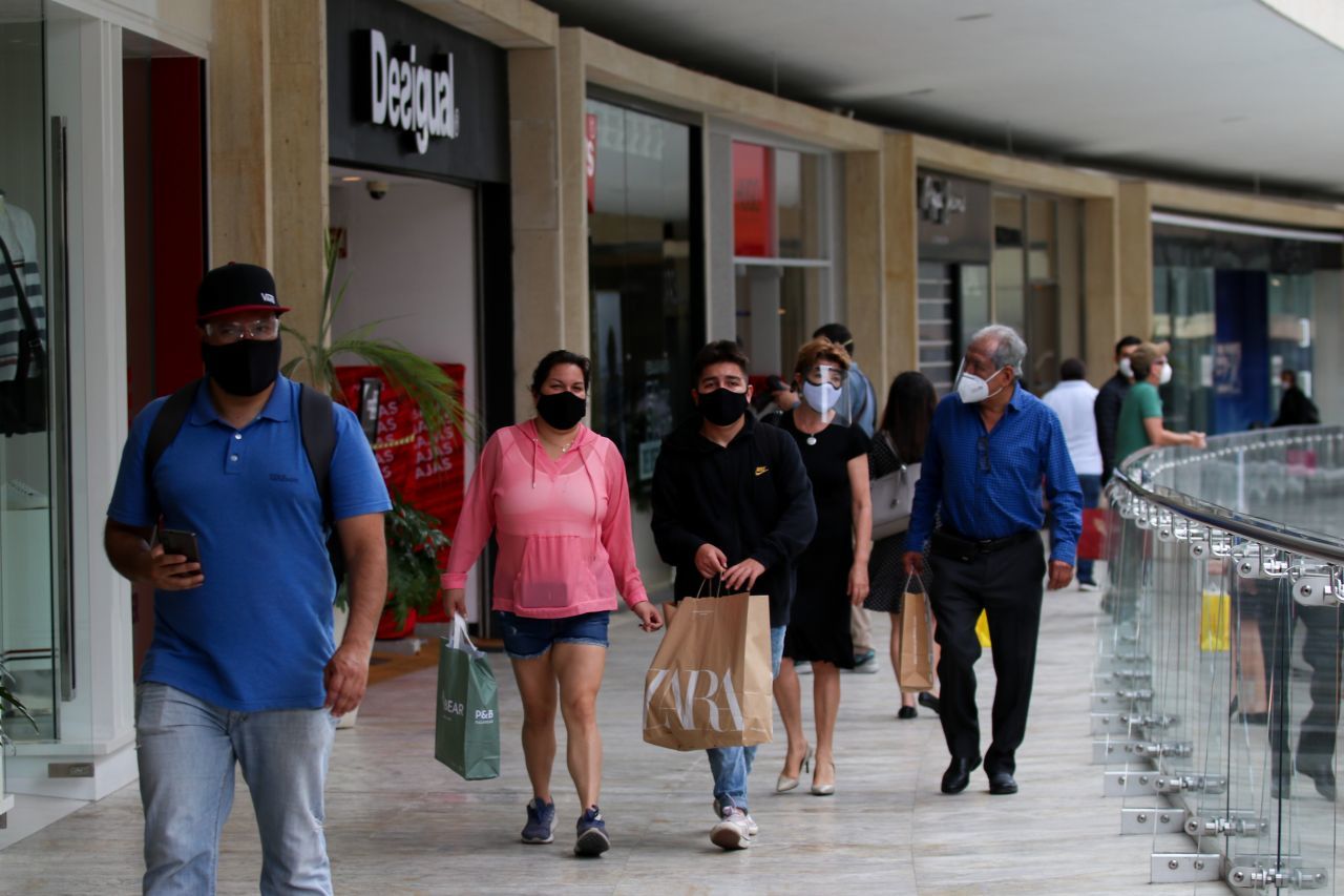 Reapertura del centro comercial Antara en Polanco, alcaldía de Miguel Hidalgo, tras más de tres meses de cierre.