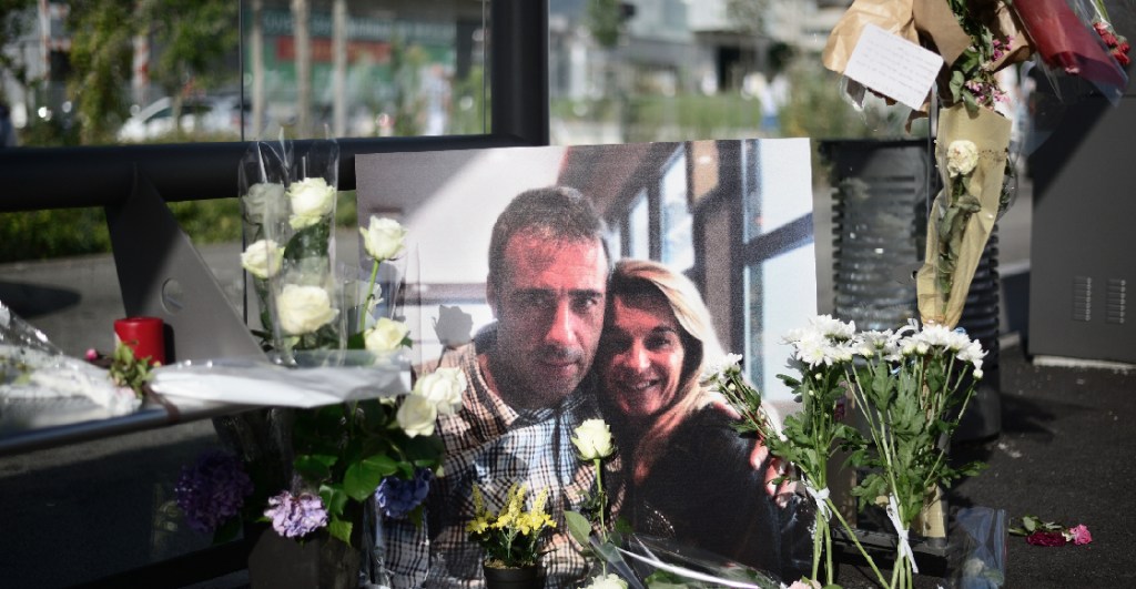 Murió el chofer de autobús agredido en Francia por exigir a pasajeros el uso de cubrebocas