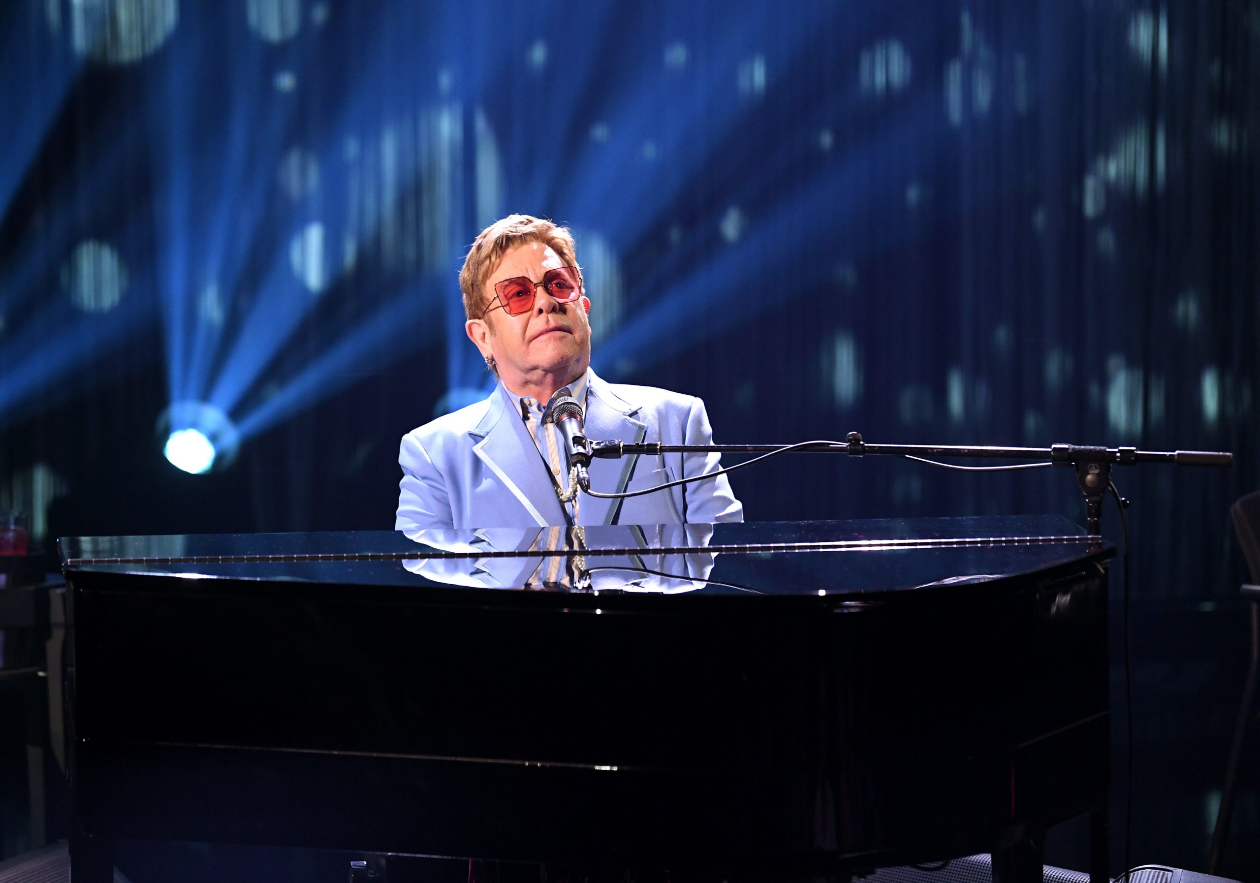 Elton John transmitirá en YouTube sus conciertos más legendarios
