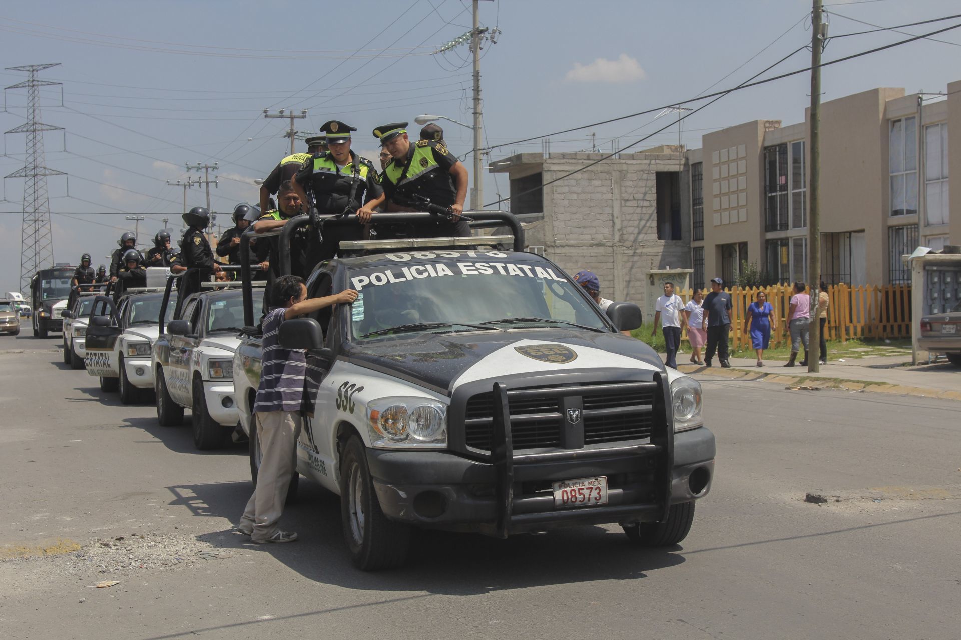 "En gratitud por su trabajo": Regalan comida a policías de Chicoloapan y los mandan al hospital por intoxicación