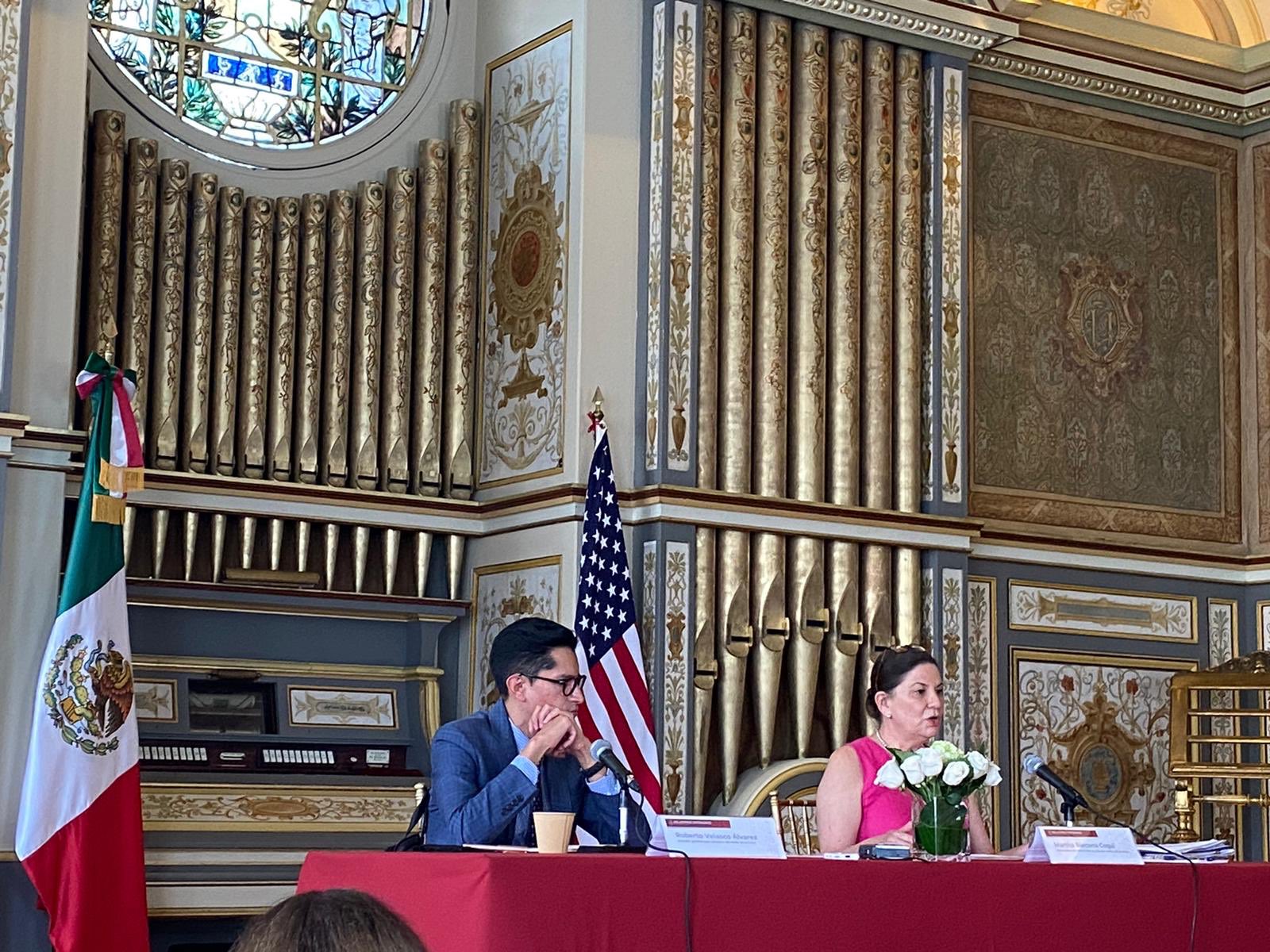 Roberto Velasco SRE y Martha Bárcena