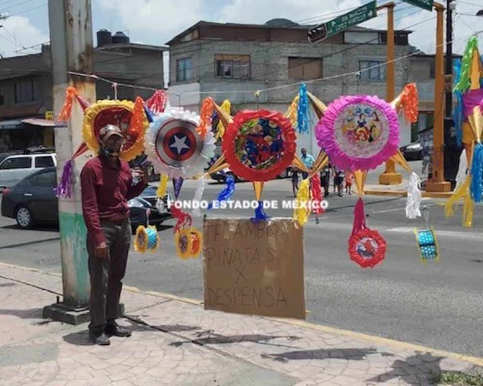 La otra pandemia: Abuelito del Estado de México intercambia piñatas por comida