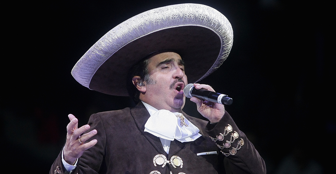 Aunque no lo crean: A Vicente Fernández Jr. se le atoró un pedazo de carne y se enteró que tiene coronavirus