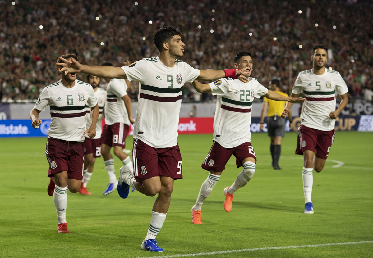 Gol de Raúl Jimenez con la selección Mexicana