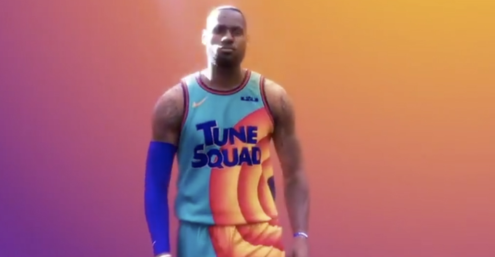 ¡'Space Jam: A New Legacy' revela a LeBron James en el uniforme del Tune Squad!
