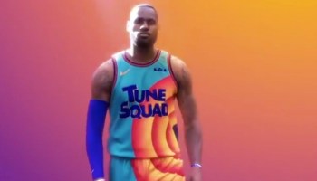 ¡'Space Jam: A New Legacy' revela a LeBron James en el uniforme del Tune Squad!